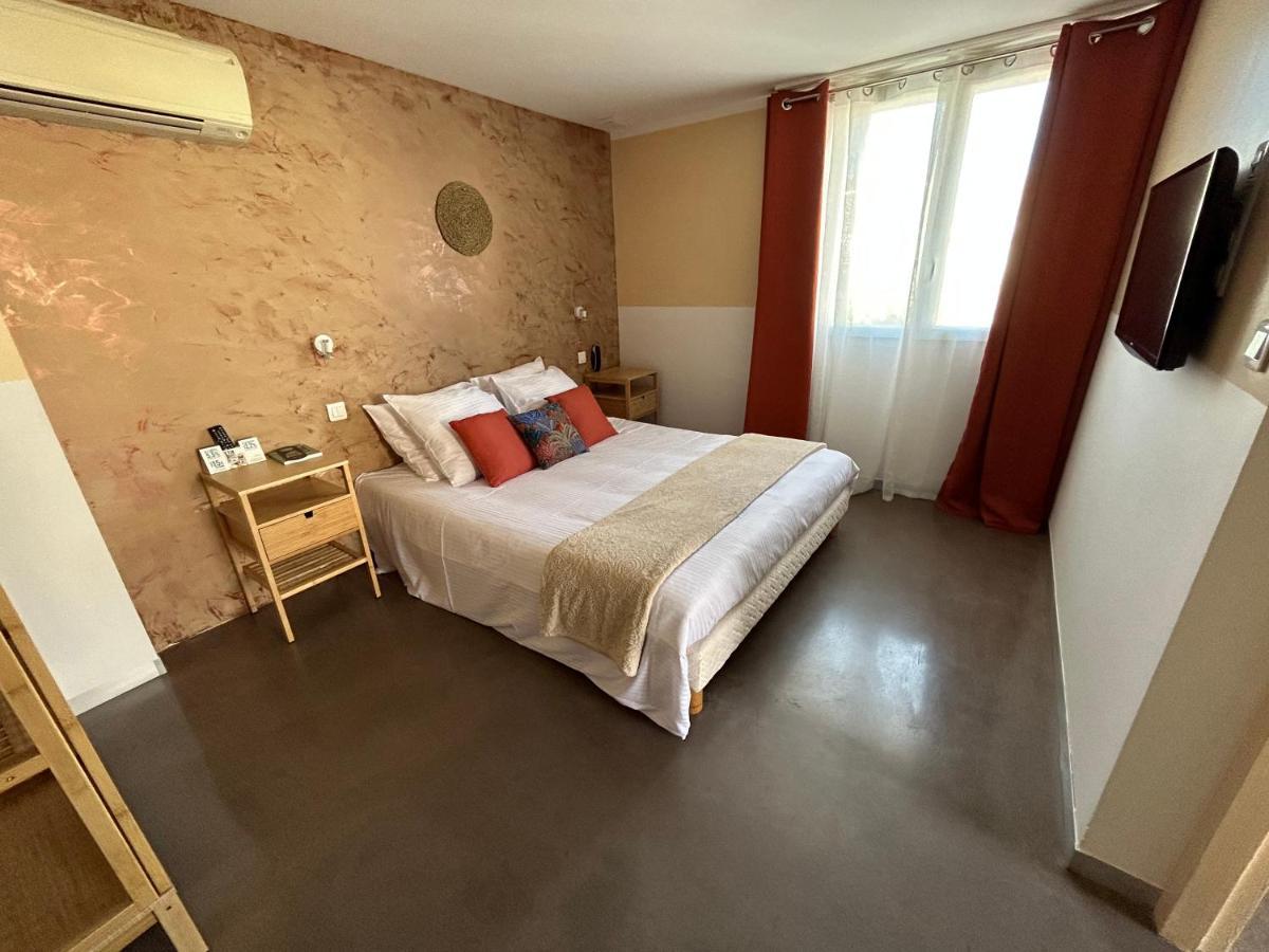 Logis Hotel De La Clape Narbonne-Plage Exterior photo