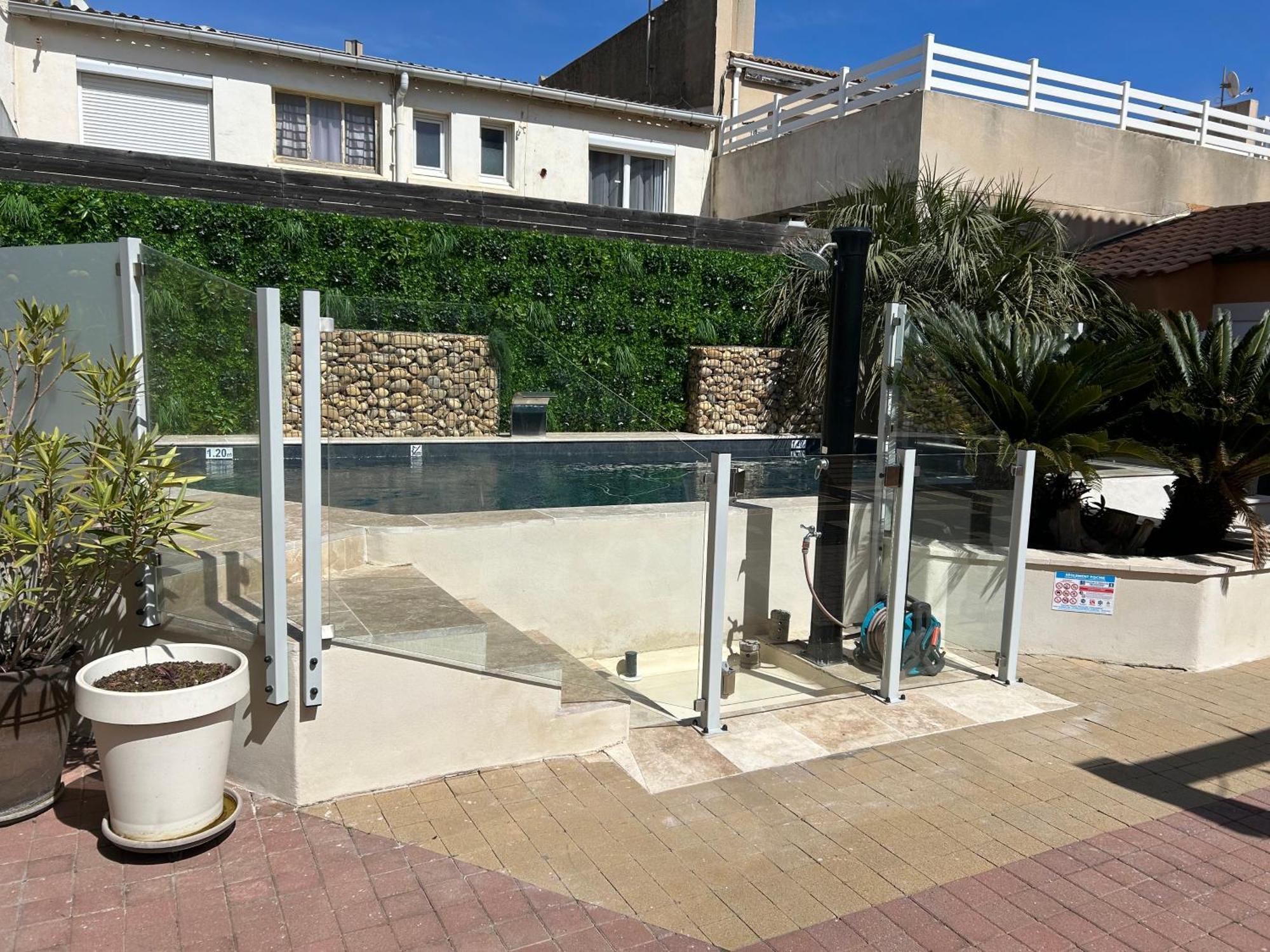 Logis Hotel De La Clape Narbonne-Plage Exterior photo