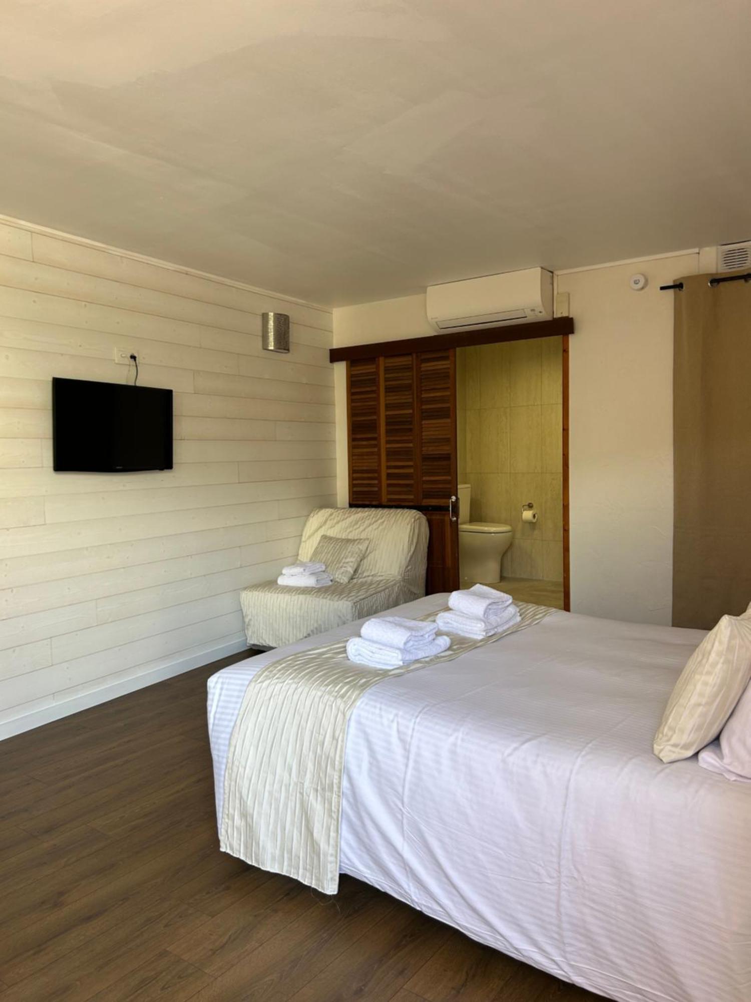 Logis Hotel De La Clape Narbonne-Plage Exterior photo
